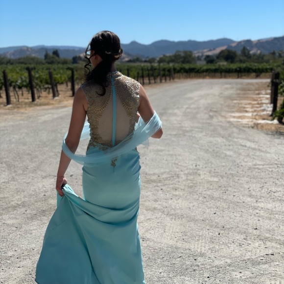 Stunning turquoise dress - Picture 4 of 4